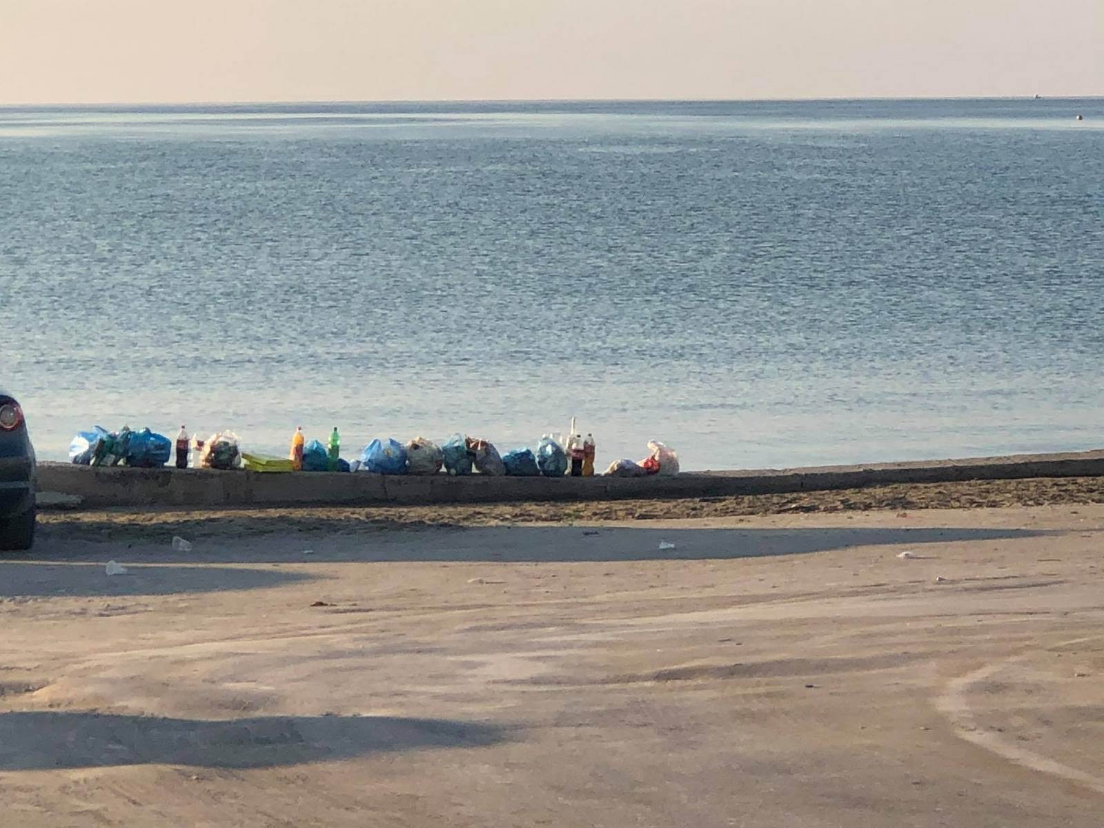 Ο κορονοϊός βλάπτει σοβαρά και την… καθαριότητα – Σκουπιδότοπος ο Λαγανάς γιατί διασκεδάζουν στο δρόμο!