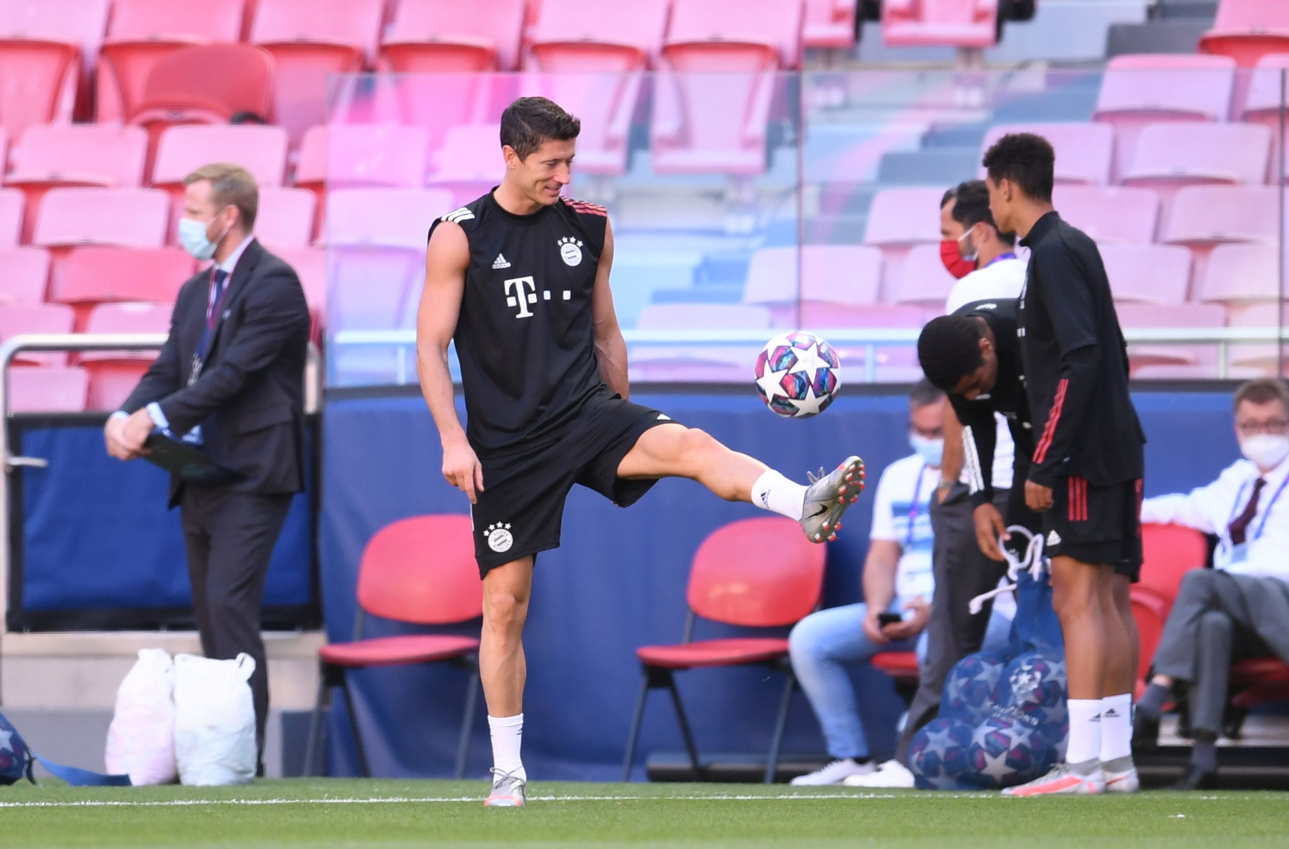 Soccer Football - Champions League - Bayern Munich Training - Estadio da Luz, Lisbon, Portugal - August 22, 2020 Bayern Munich's Robert Lewandowski during training Pool via REUTERS