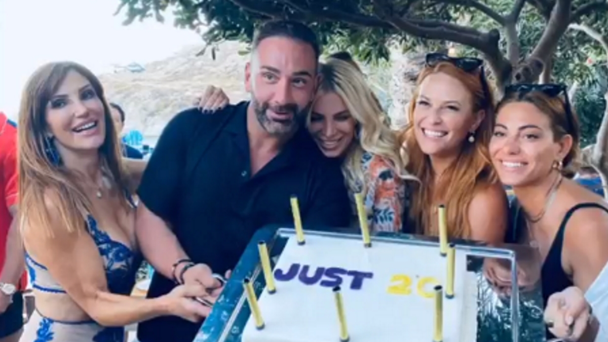 Χαμός στο Nammos για τα γενέθλια του Νίκου Κοκλώνη! [pics,vids]