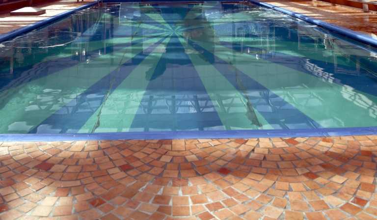 Ηράκλειο: Αγωνία για τον 9χρονο που βρέθηκε στον πάτο της πισίνας