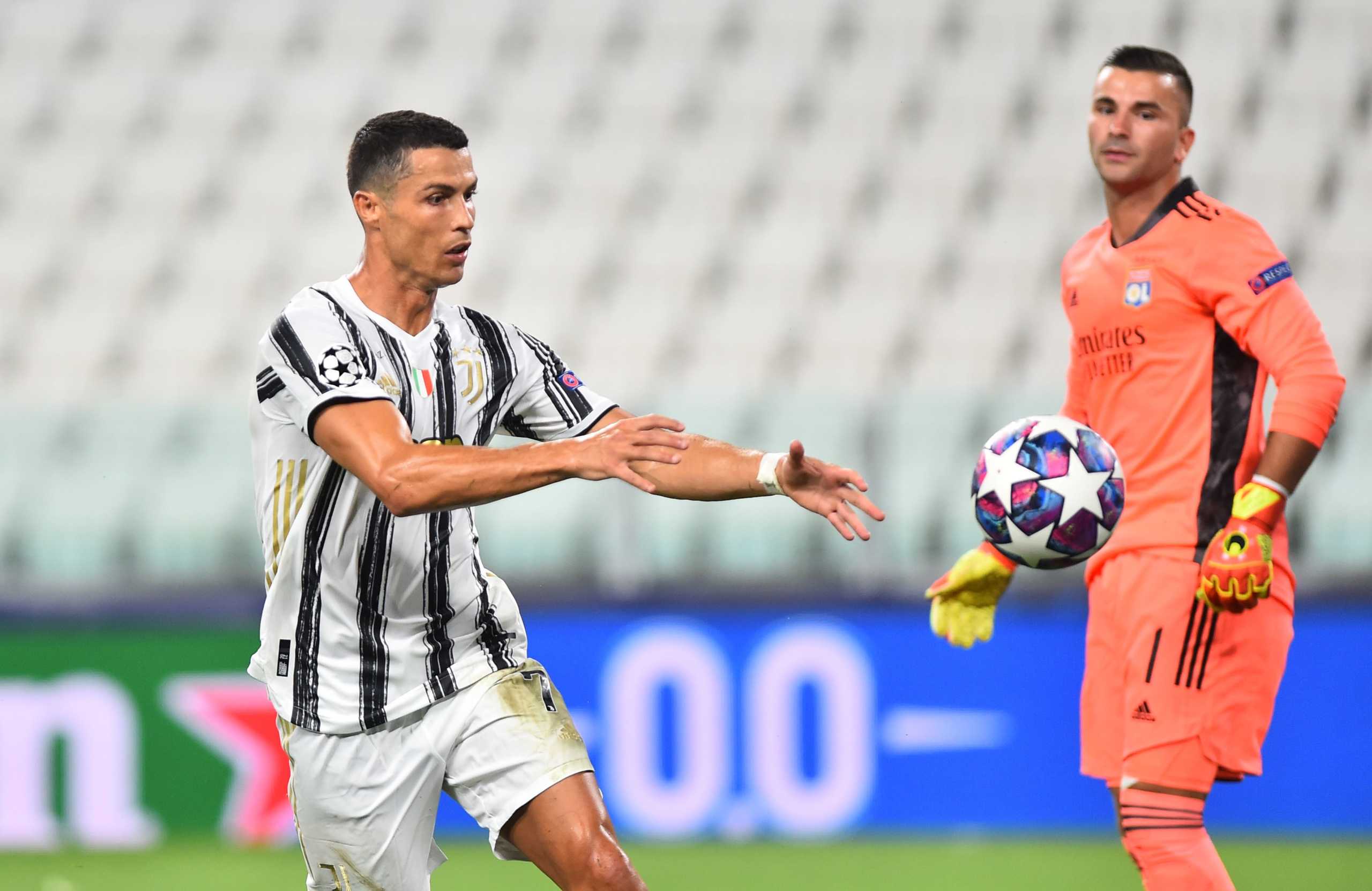Soccer Football - Champions League - Round of 16 Second Leg - Juventus v Olympique Lyonnais - Allianz Stadium, Turin, Italy - August 7, 2020   Juventus' Cristiano Ronaldo in action, as play resumes behind closed doors following the outbreak of the coronavirus disease (COVID-19) REUTERS