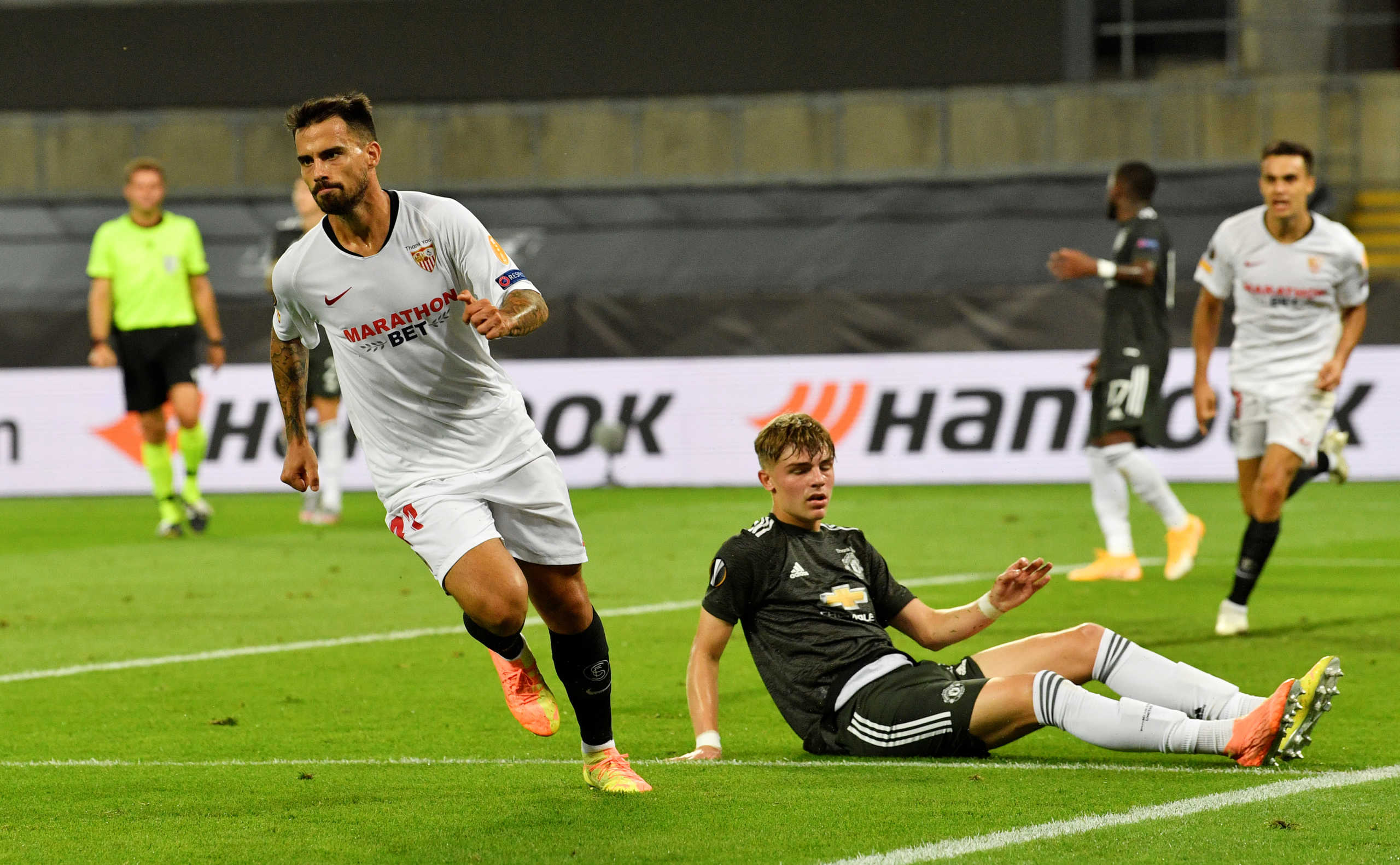 Soccer Football - Europa League Semi Final - Sevilla v Manchester United - RheinEnergieSTADION, Cologne, Germany - August 16, 2020  Sevilla's Suso celebrates scoring their first goal, as play resumes behind closed doors following the outbreak of the coronavirus disease (COVID-19)  Martin Meissner