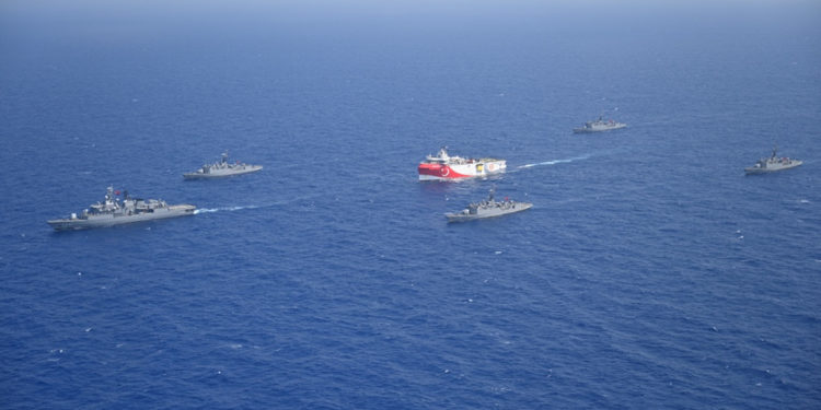 Le Figaro: Τι είδε το γαλλικό πλοίο Tonnerre στις έρευνες του Oruc Reis