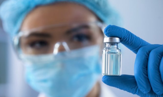 Κορονοϊός: Επικίνδυνη η βιασύνη κατά την ανάπτυξη εμβολίου, λένε οι ειδικοί
