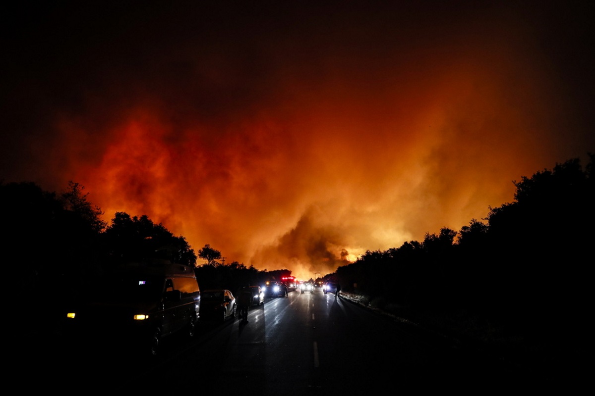 Καλιφόρνια: Εκκενώνονται 500 σπίτια λόγω γιγαντιαίας πυρκαγιάς (pic)