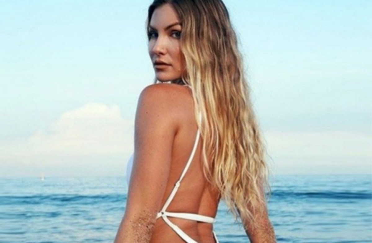 Τα καλοσχηματισμένα οπίσθια της Casi Davis έχουν κάνει το Instagram να παραμιλά!