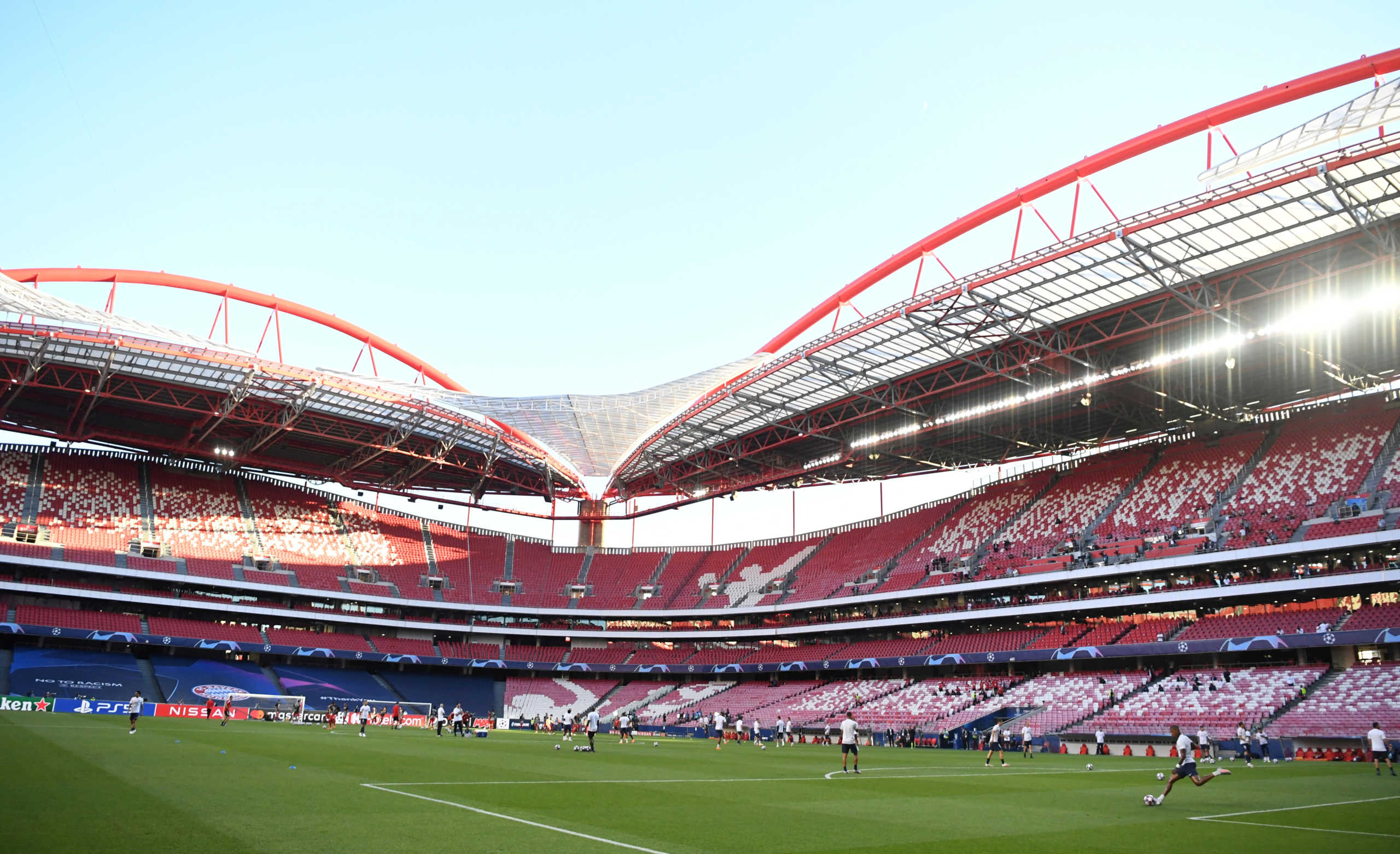 Soccer Football - Champions League - Final - Bayern Munich v Paris St Germain - Estadio da Luz, Lisbon, Portugal - August 23, 2020  General view during the warm up before the match, as play resumes behind closed doors following the outbreak of the coronavirus disease (COVID-19)  David Ramos