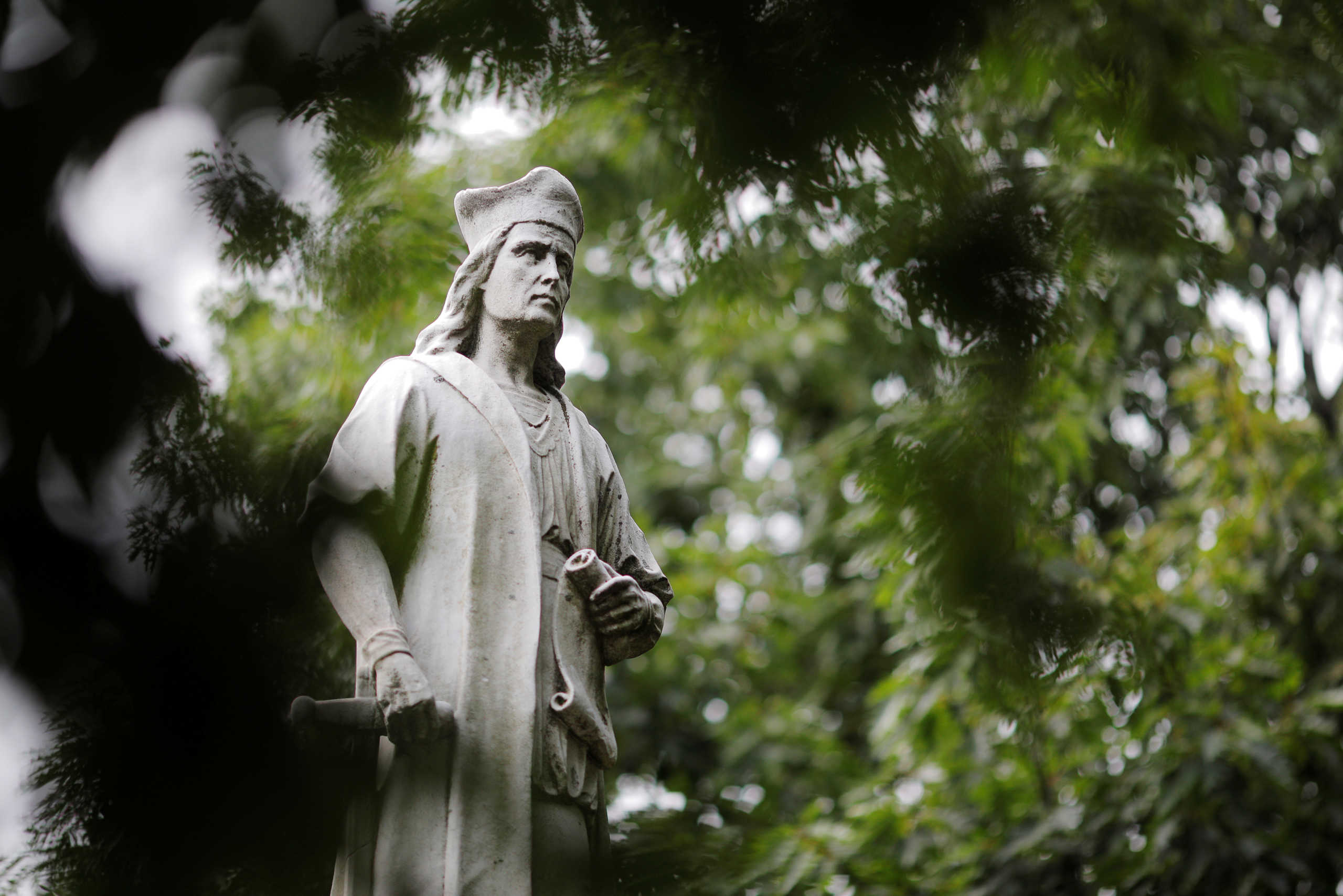 A statue of Christopher Columbus stands in Chelsea, Massachusetts, U.S., August 7, 2020.   REUTERS