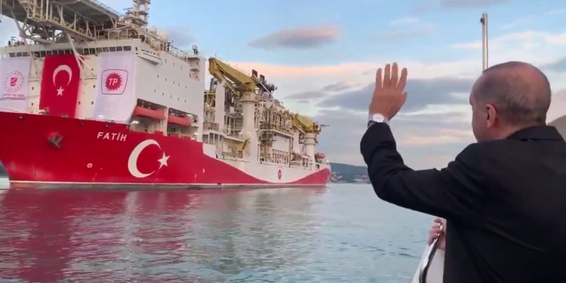 Spiegel: Γιατί ο Ερντογάν διακινδυνεύει έναν πόλεμο στη Μεσόγειο