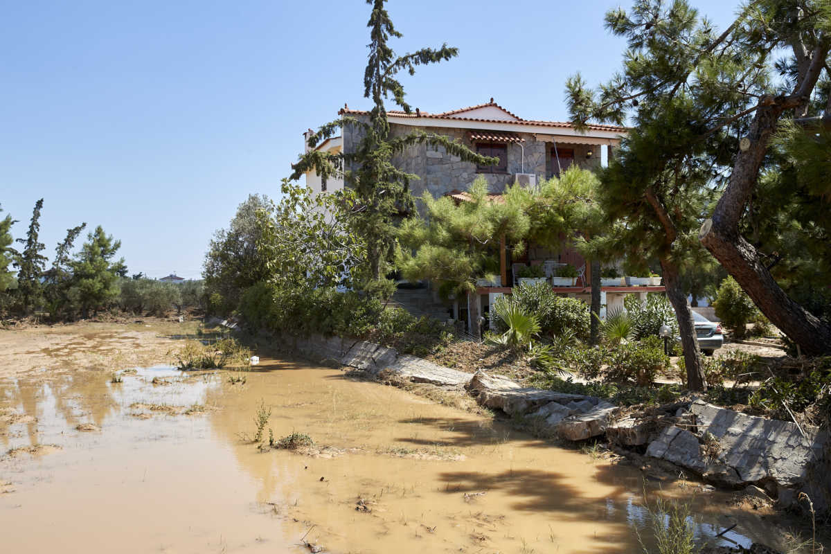 Σε κατάσταση έκτακτης ανάγκης μετά τη θεομηνία!