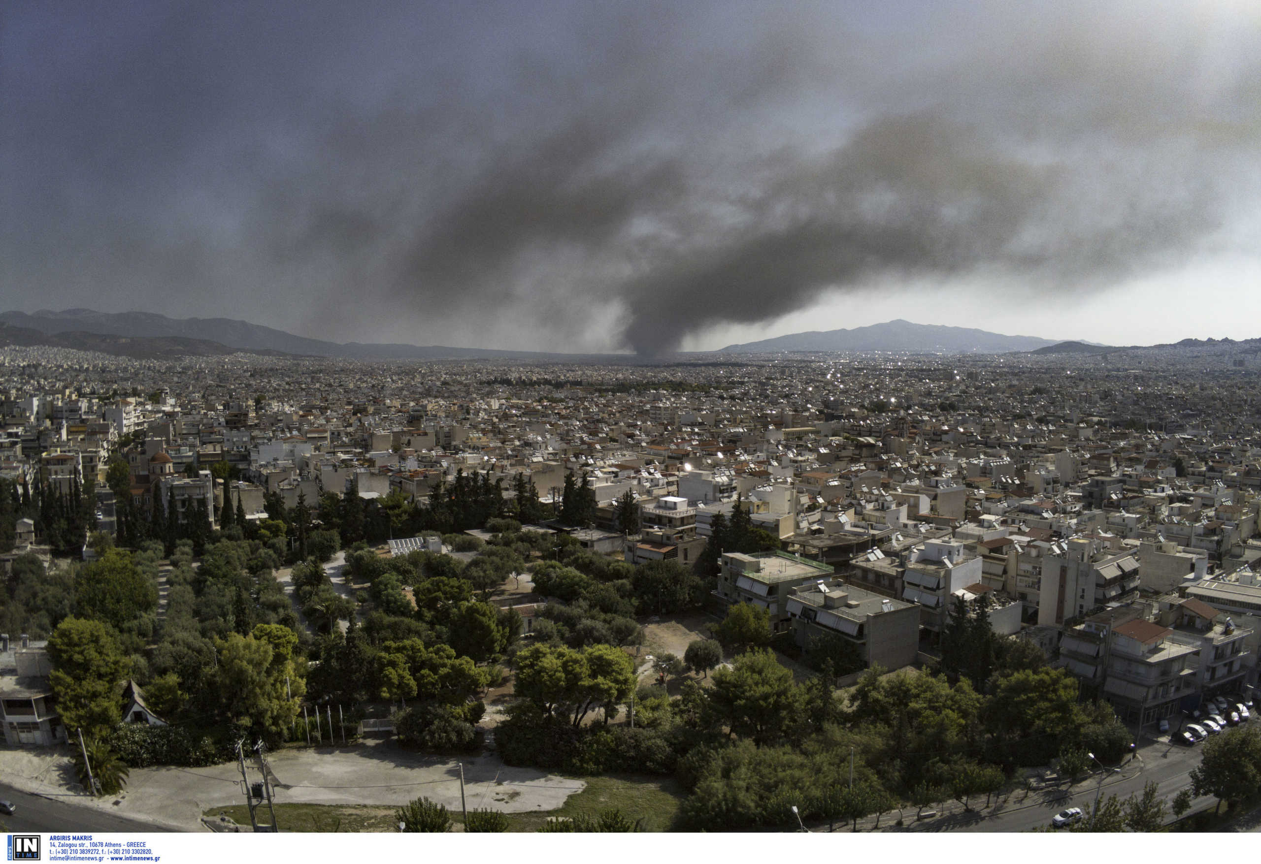 Ζερεφός για φωτιά στη Μεταμόρφωση: Άκρως τοξικός ο καπνός – Προσοχή στην πλύση λαχανικών