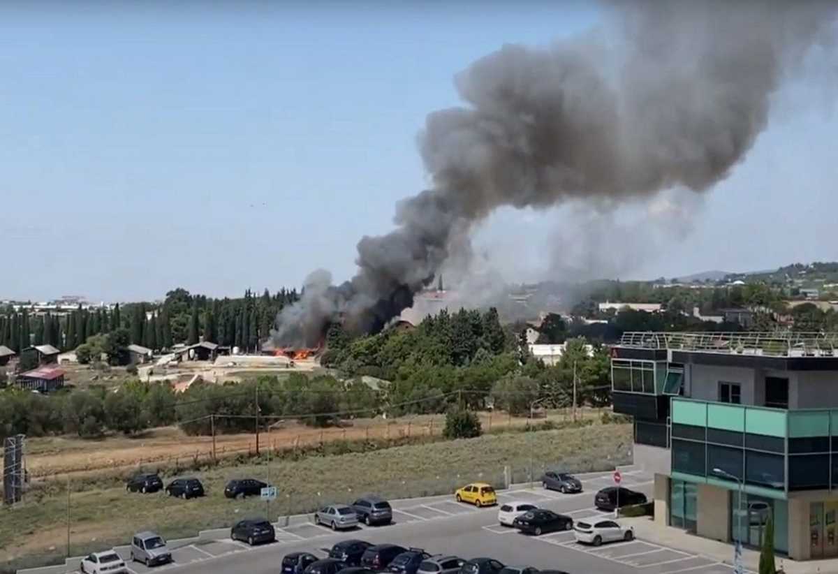Θεσσαλονίκη: Φωτιά στην Αμερικανική Γεωργική Σχολή