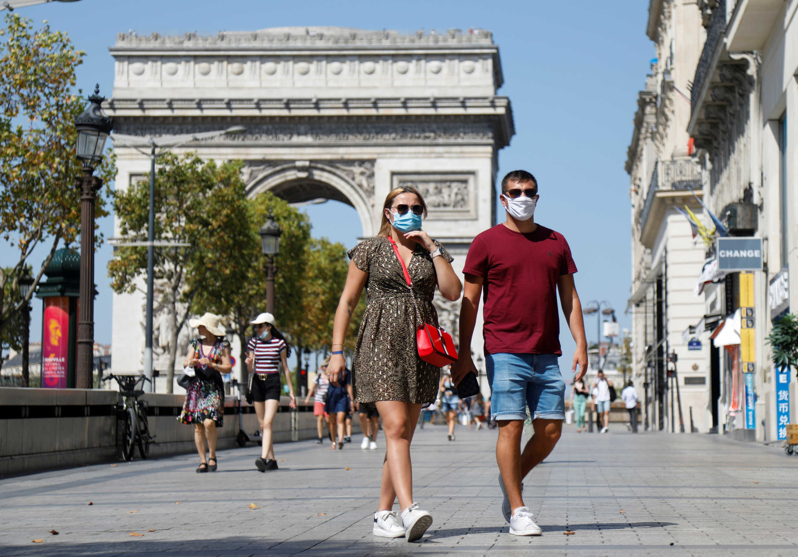 Όλο και χειρότερα! “Κόκκινη ζώνη” ξανά το Παρίσι και η Μασσαλία λόγω κορονοϊού