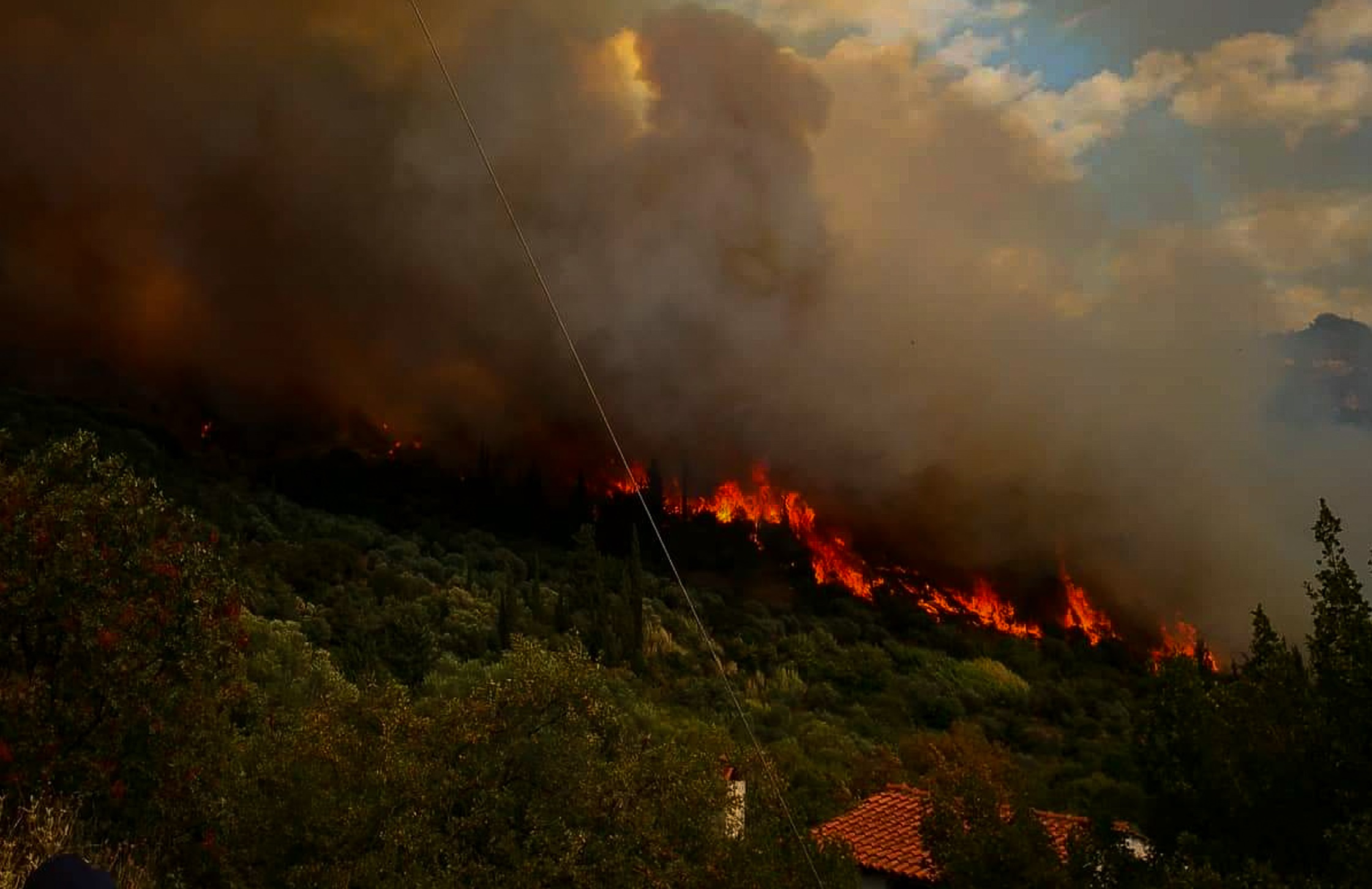 Φωτιά στην Καμάριζα προς Λαύριο