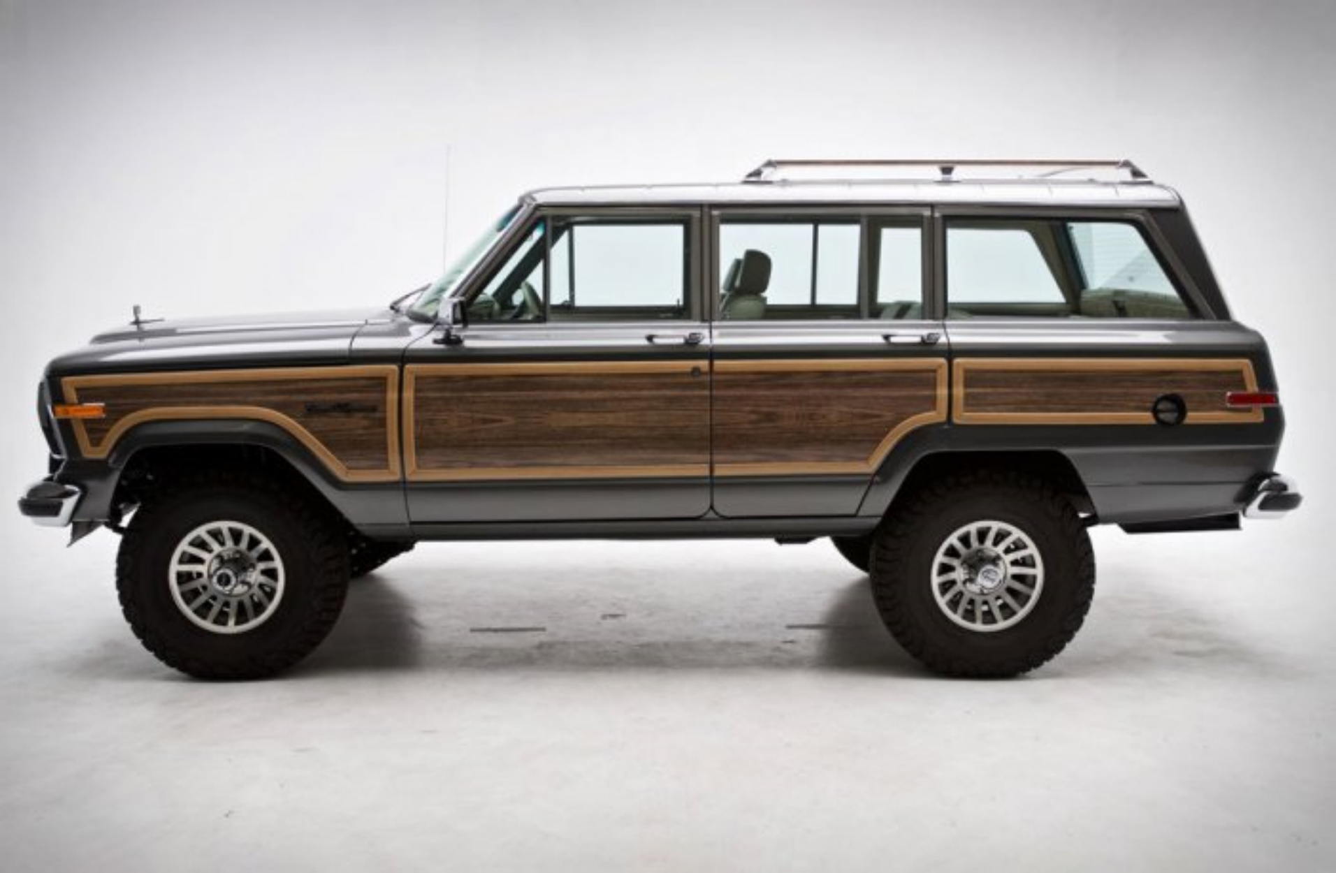 Το Jeep Grand Wagoneer του 1989 είναι ένα αριστούργημα!