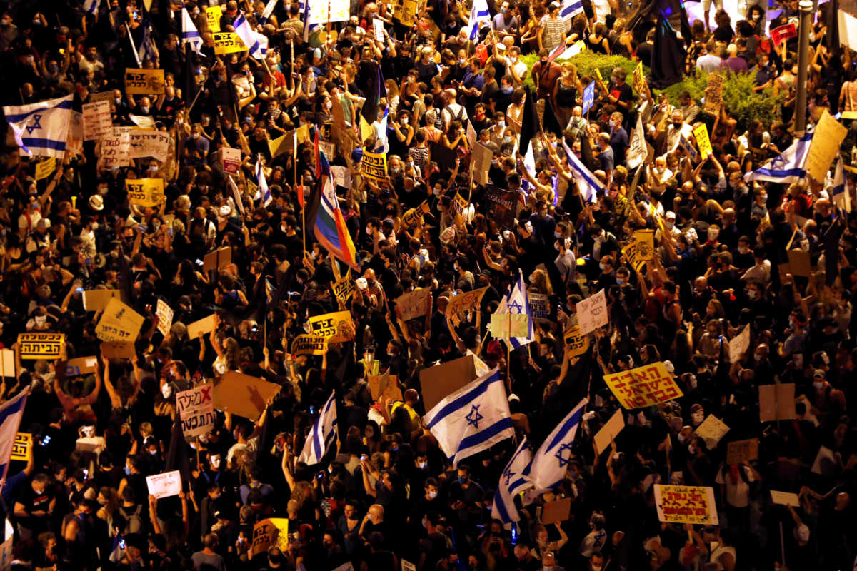 Ισραήλ: Χιλιάδες άνθρωποι στους δρόμους κατά του πρωθυπουργού Νετανιάχου
