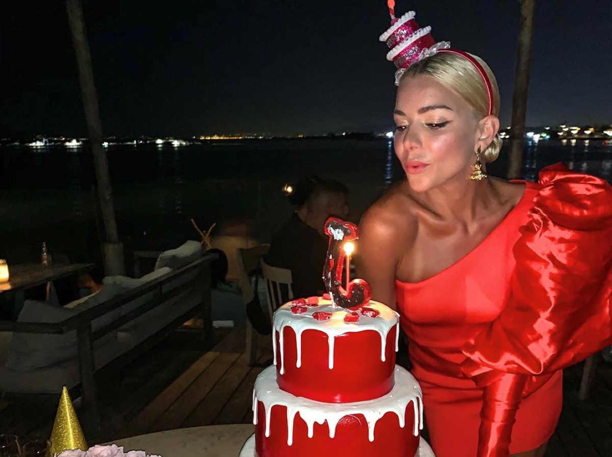 Josephine: Γιόρτασε τα γενέθλιά της με τούρτα υπερπαραγωγή! [pics,vid]