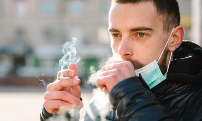 Κορονοϊός: Μεταδίδεται από το παθητικό κάπνισμα;