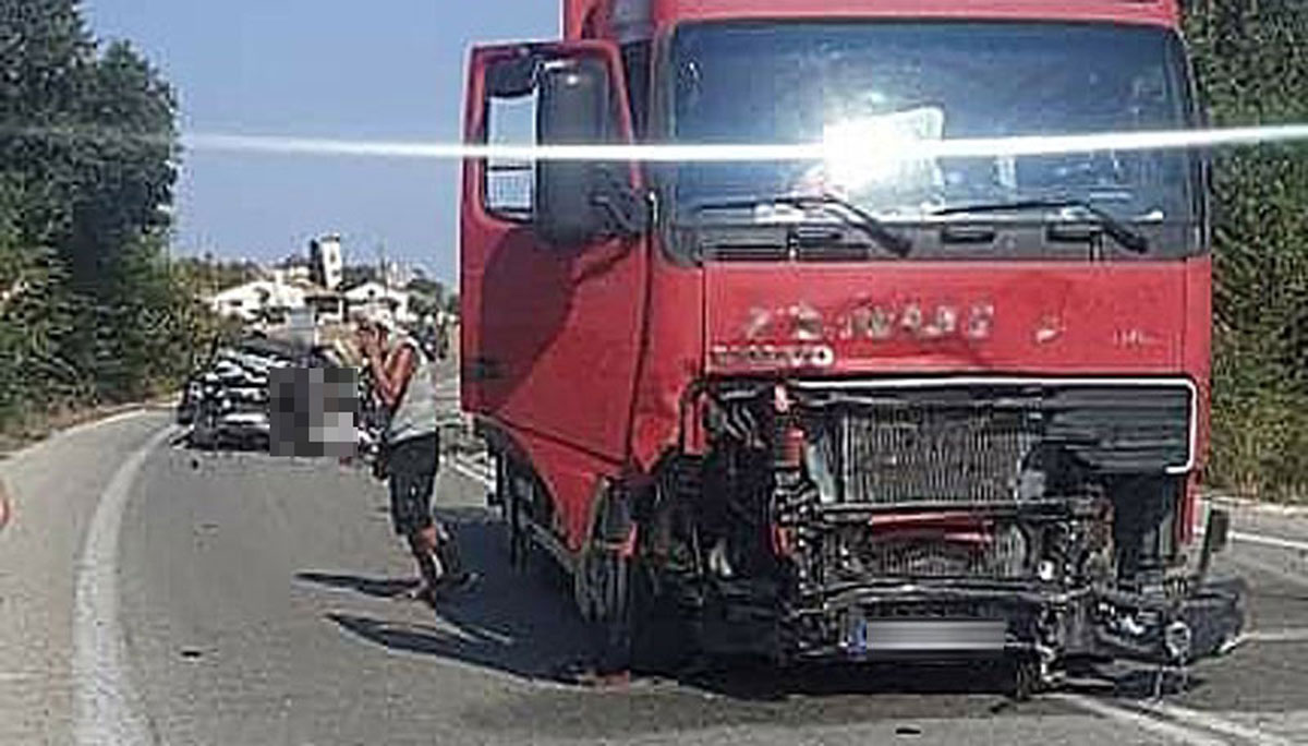 Καβάλα: Μετωπική θανάτου φορτηγού με αυτοκίνητο! Σκληρές εικόνες στο σημείο του φοβερού τροχαίου (Φωτό)