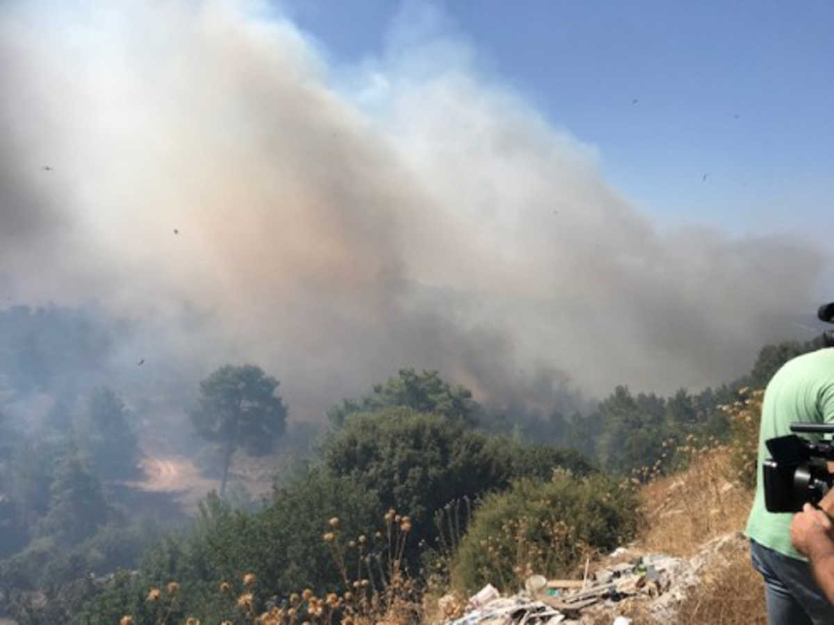 Μεγάλη φωτιά στην Κύπρο! Εκτείνεται σε μήκος 20 χιλιομέτρων (pics)