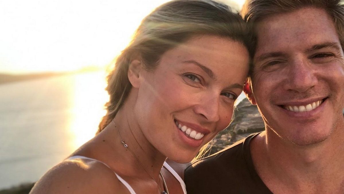 Μαριέττα Χρουσαλά – Λέων Πατίτσας: Ρομαντική βόλτα για δύο στη Μύκονο [pics]