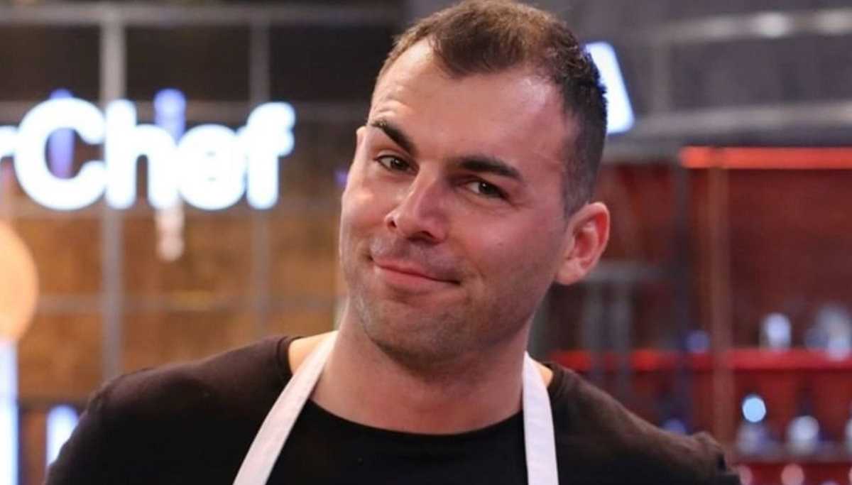 Ο Δημήτρης Μπέλλος “άφησε” την Μαρία Μπέη και… ρίχνει ημίγυμνος το Instagram