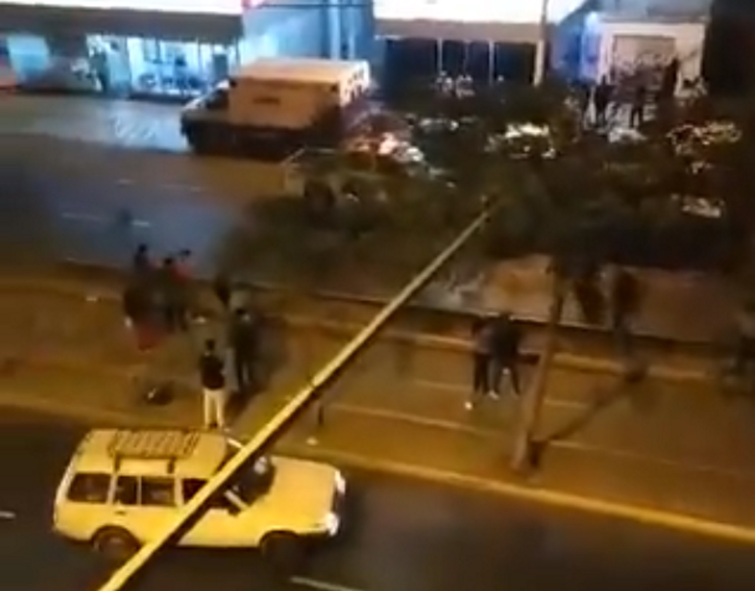 Κορονοϊός: Toυλάχιστον 13 νεκροί σε ντισκοτεκ στο Περού – Ποδοπατήθηκαν σε έφοδο αστυνομικών