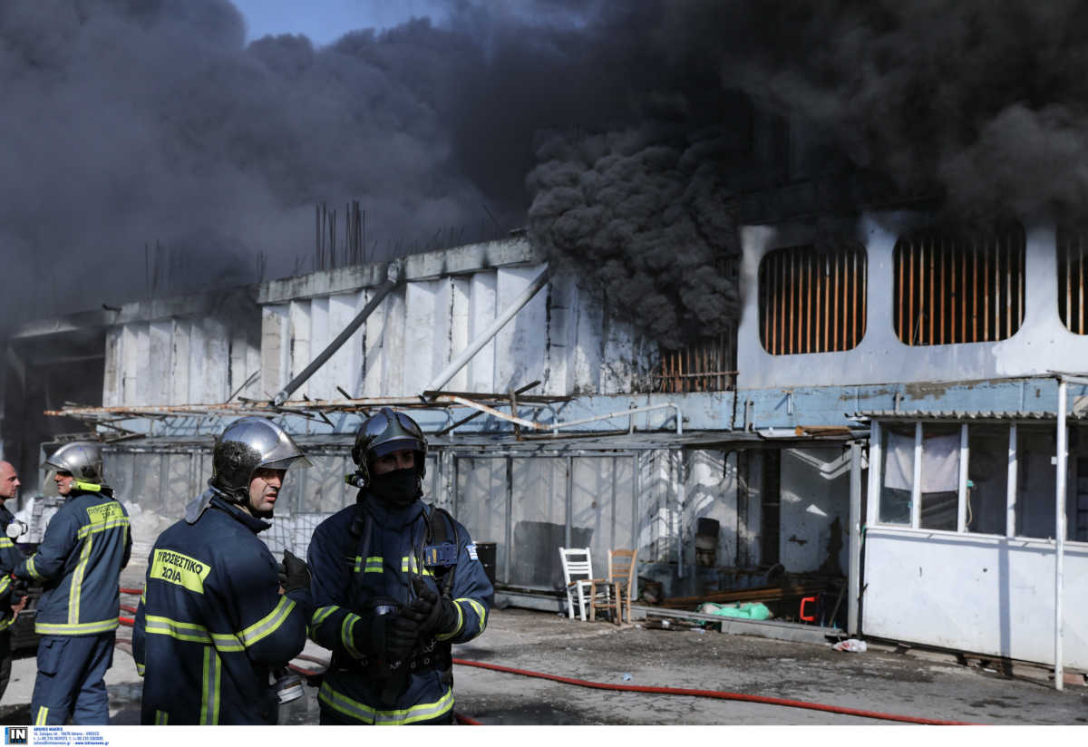 Μεταμόρφωση – εργοστάσιο: Τι έδειξαν οι μετρήσεις ατμοσφαιρικών ρύπων από τη φωτιά