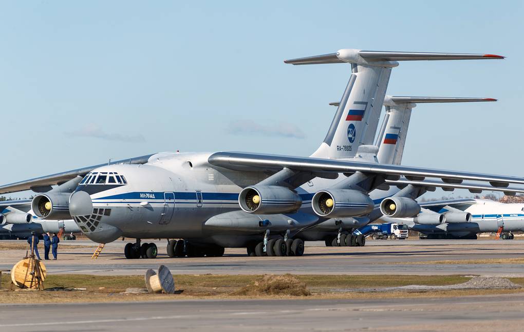 MOSCOW REGION, RUSSIA - MARCH 22, 2020: An Ilyushin Il-76MD airlifter of the Russian Aerospace Forces seen during the loading of medical equipment for sending it to the Italian regions worst hit by the COVID-19 coronavirus pandemic. Russian Defence Ministry

Ðîññèÿ. Ìîñêîâñêàÿ îáëàñòü. Ñàìîëåò Èë-76ÌÄ ÂÊÑ Ðîññèè âî âðåìÿ ïîãðóçêè ñðåäñòâ äëÿ áîðüáû ñ êîðîíàâèðóñîì äëÿ îòïðàâêè ñ Èòàëèþ. Ìèíîáîðîíû ÐÔ