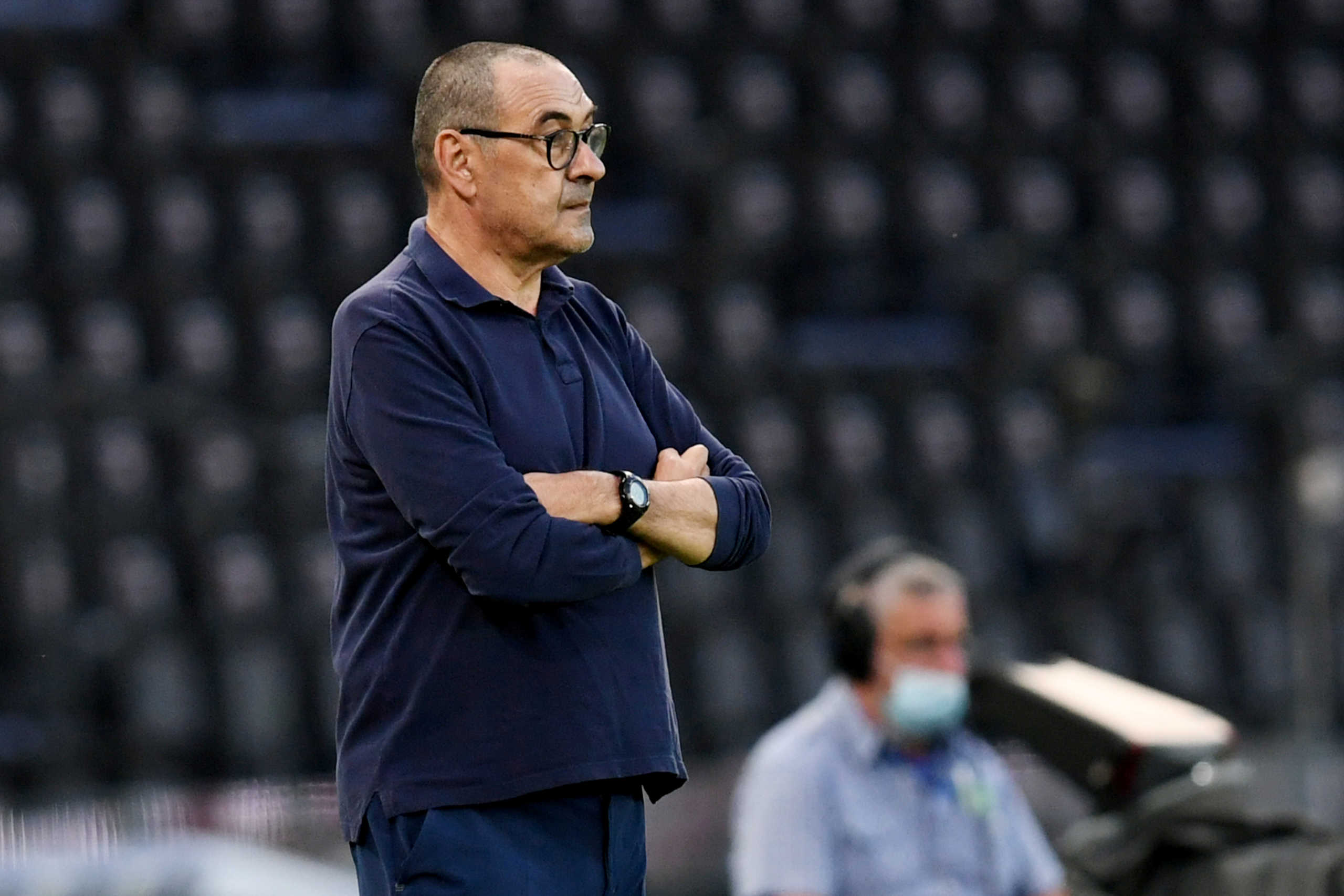 FILE PHOTO: Soccer Football - Serie A - Udinese v Juventus - Dacia Arena, Udine, Italy - July 23, 2020   Juventus coach Maurizio Sarri during the match, as play resumes behind closed doors following the outbreak of the coronavirus disease (COVID-19)   REUTERS