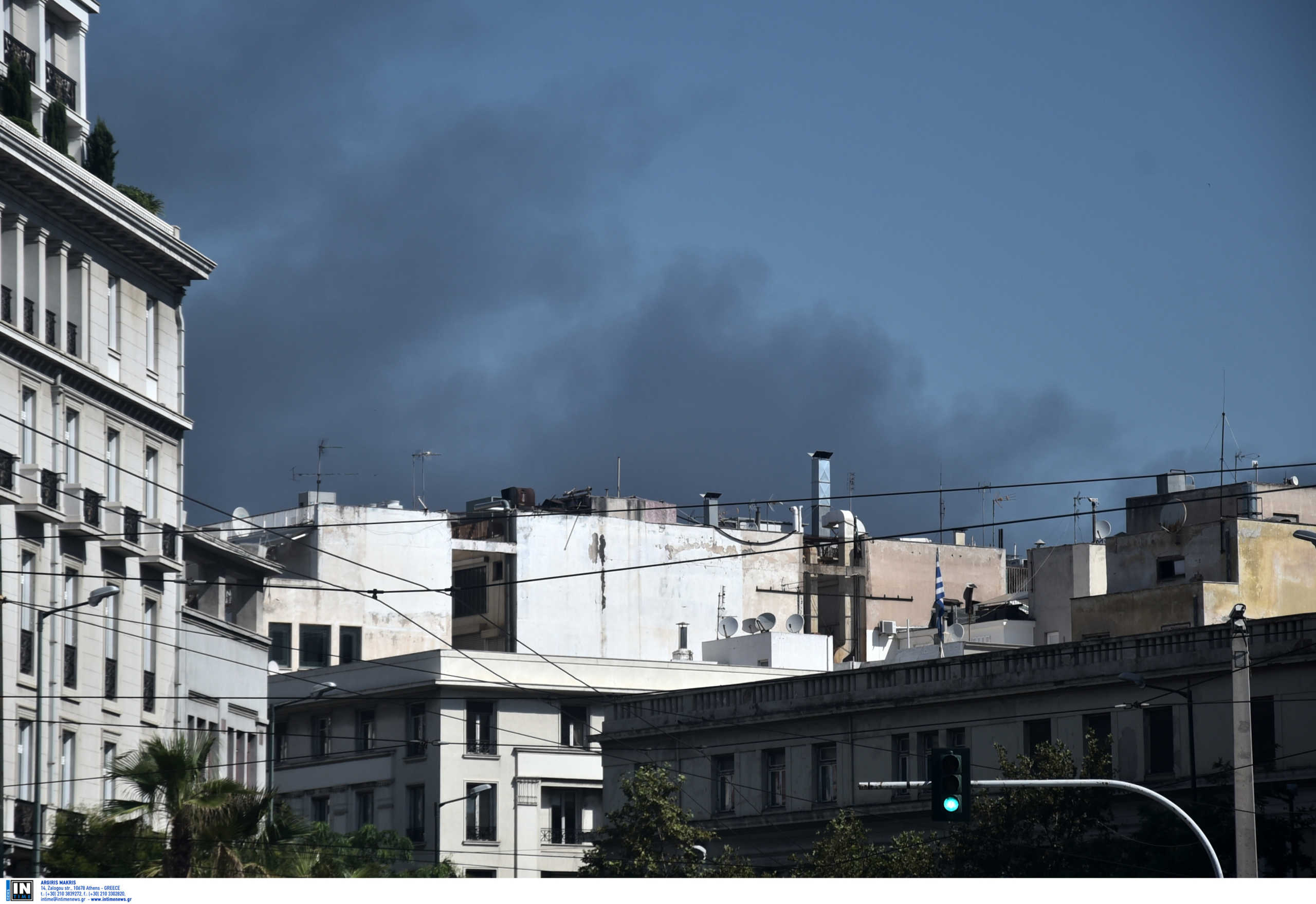 Φωτιά στη Μεταμόρφωση: Μήνυμα από το 112! “Επικίνδυνος ο καπνός, κλείστε πόρτες και παράθυρα”
