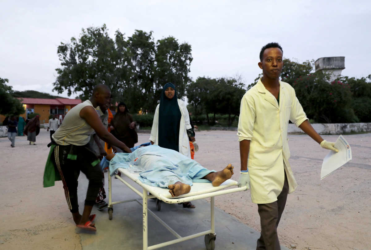 Μακελειό στη Σομαλία – Τουλάχιστον πέντε νεκροί από έκρηξη σε ξενοδοχείο