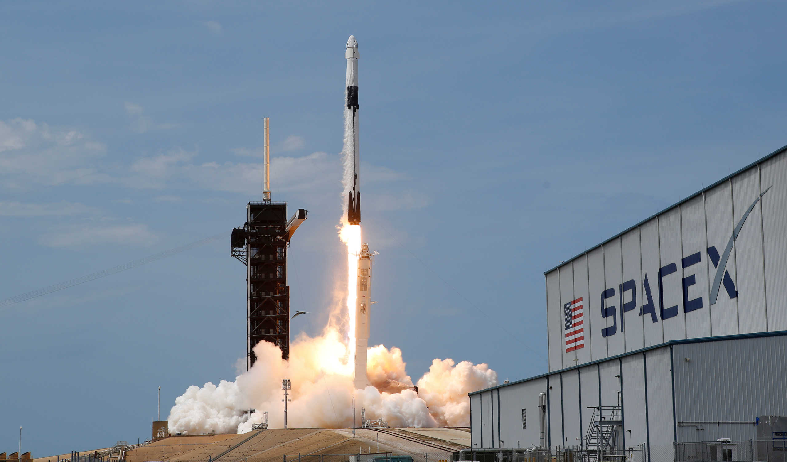 SpaceX: Το Dragon Endeavour επιστρέφει στη Γη