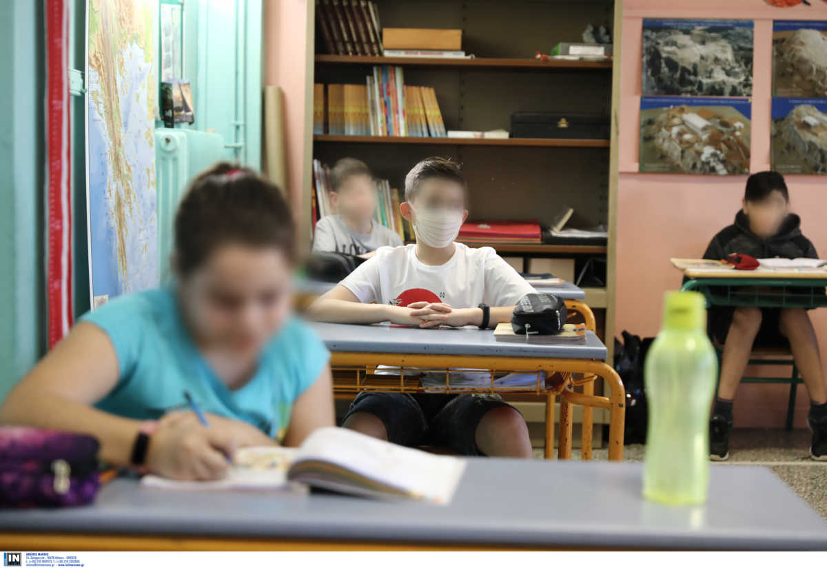 Κορονοϊός: Ομόφωνο «ΝΑΙ» στη χρήση μάσκας στο σχολείο από την Παιδοπνευμονολογική Εταιρεία