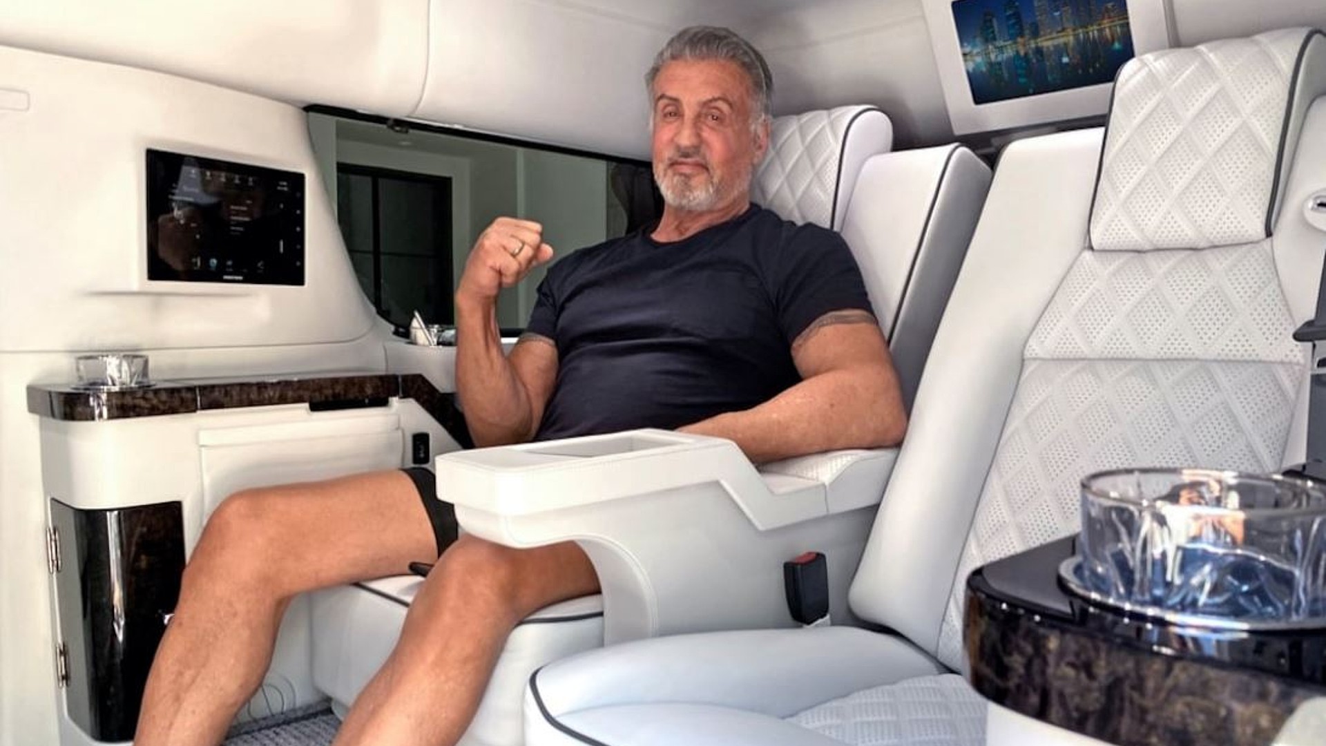 Ο Sylvester Stallone πουλά το υπερπολυτελές αυτοκίνητό του [pics]