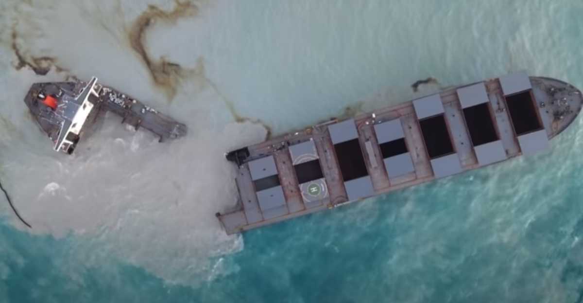 Μαυρίκιος: Κόπηκε στα δύο το ιαπωνικό τάνκερ – Στη θάλασσα 1.000 τόνοι καυσίμων