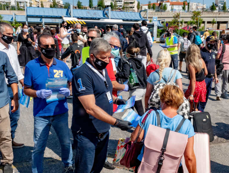 Κορονοϊός: Πάνω από 300 ταξιδιώτες ελέγχθηκαν επιστρέφοντας στα λιμάνια του Πειραιά και της Ραφήνας