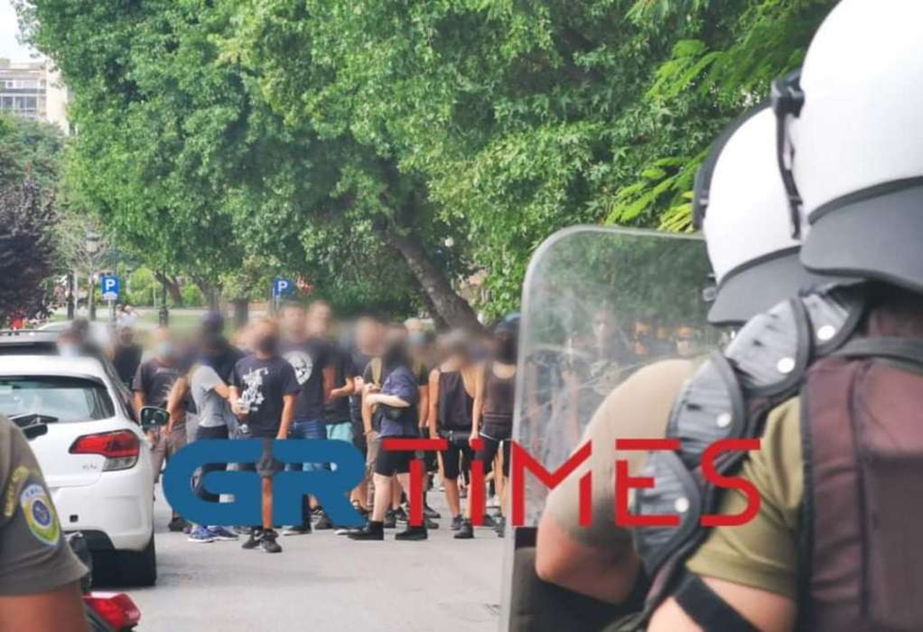 Θεσσαλονίκη: Συγκέντρωση αντιεξουσιαστών έξω από την κατάληψη που εκκενώθηκε (pics, vid)