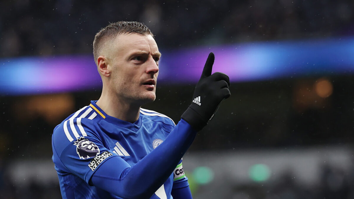 epa11854941 Leicester's Jamie Vardy poses after he scored the 1-1 goal during the English Premier League match between Tottenham Hotspur and Leicester City, in London, Britain, 26 January 2025. EPA/ANDY RAIN EDITORIAL USE ONLY. No use with unauthorized audio, video, data, fixture lists, club/league logos, 'live' services or NFTs. Online in-match use limited to 120 images, no video emulation. No use in betting, games or single club/league/player publications.