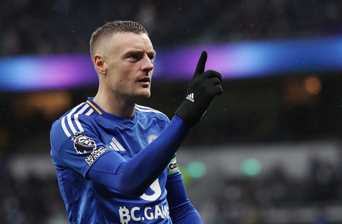 epa11854941 Leicester's Jamie Vardy poses after he scored the 1-1 goal during the English Premier League match between Tottenham Hotspur and Leicester City, in London, Britain, 26 January 2025. EPA/ANDY RAIN EDITORIAL USE ONLY. No use with unauthorized audio, video, data, fixture lists, club/league logos, 'live' services or NFTs. Online in-match use limited to 120 images, no video emulation. No use in betting, games or single club/league/player publications.