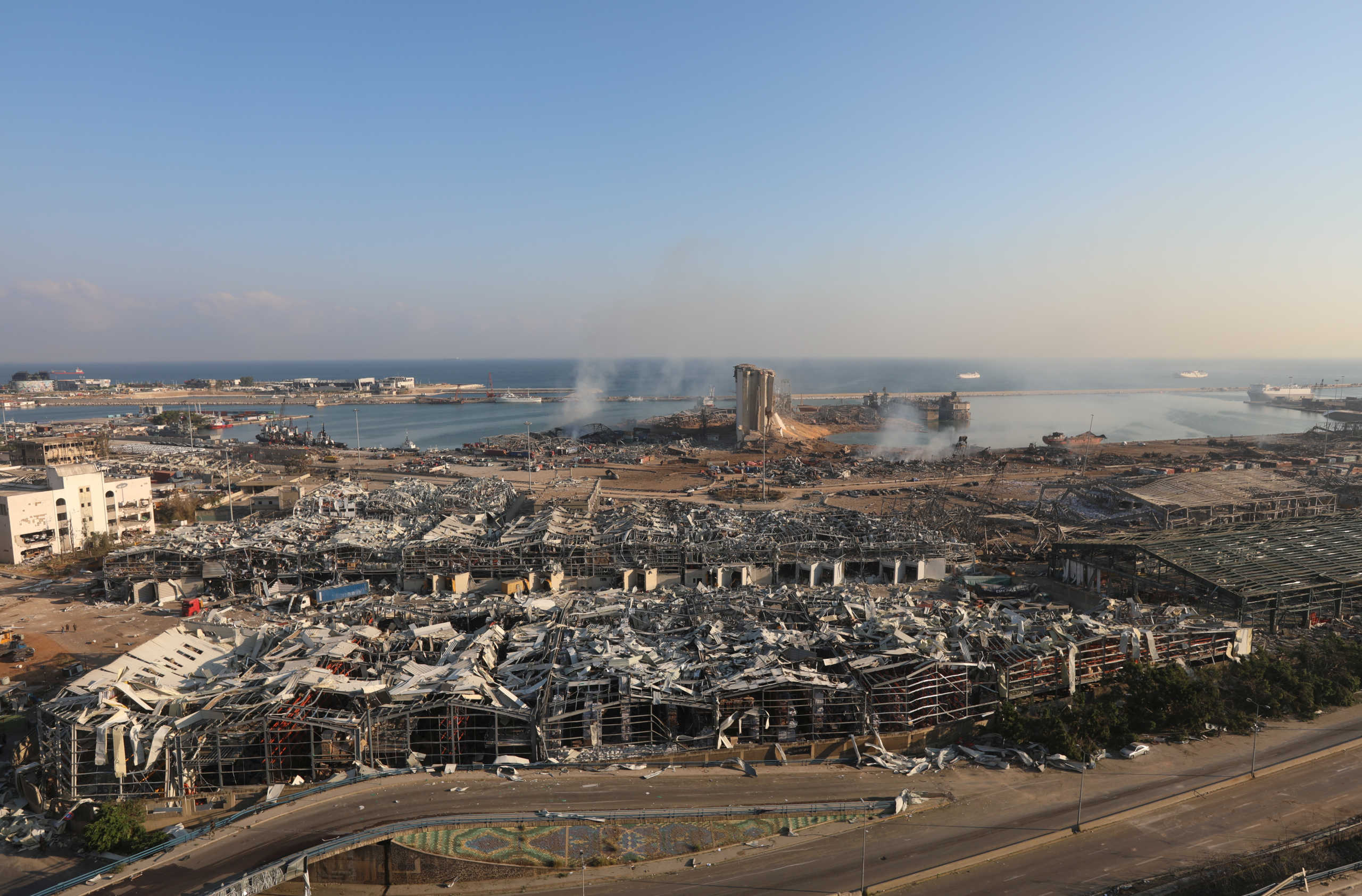 Συνεχίζονται οι έρευνες για επιζώντες ένα μήνα μετά τη φονική έκρηξη στο λιμάνι της Βηρυτού