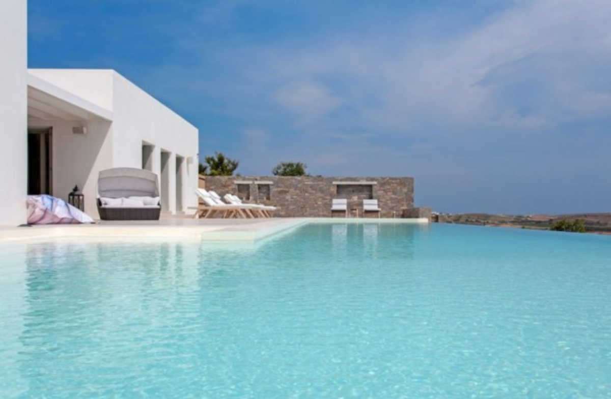 Η κυκλαδίτικη κατοικία που όλοι θα θέλαμε να κάνουμε διακοπές αυτό τον Αύγουστο
