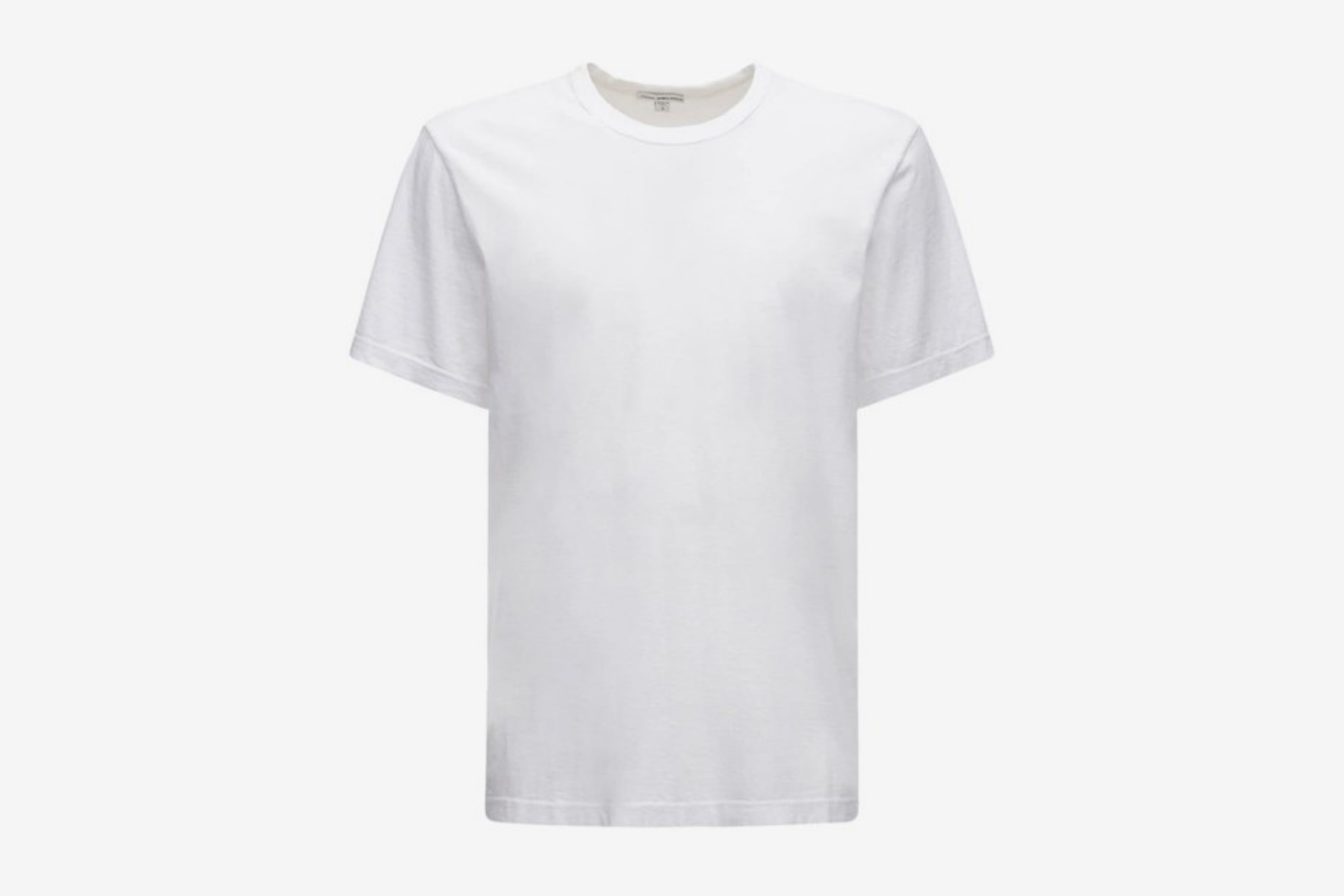 10 πολυτελή λευκά T-shirts που θα φοράς μέχρι το τέλος του καλοκαιριού