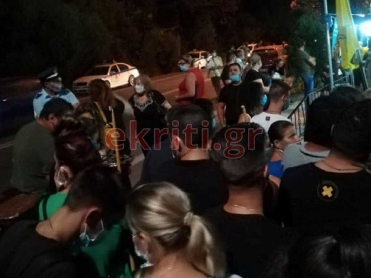 Χανιά: Προσκυνητής έφαγε πρόστιμο για μάσκα – Αντιδράσεις και έρανος από τους άλλους πιστούς