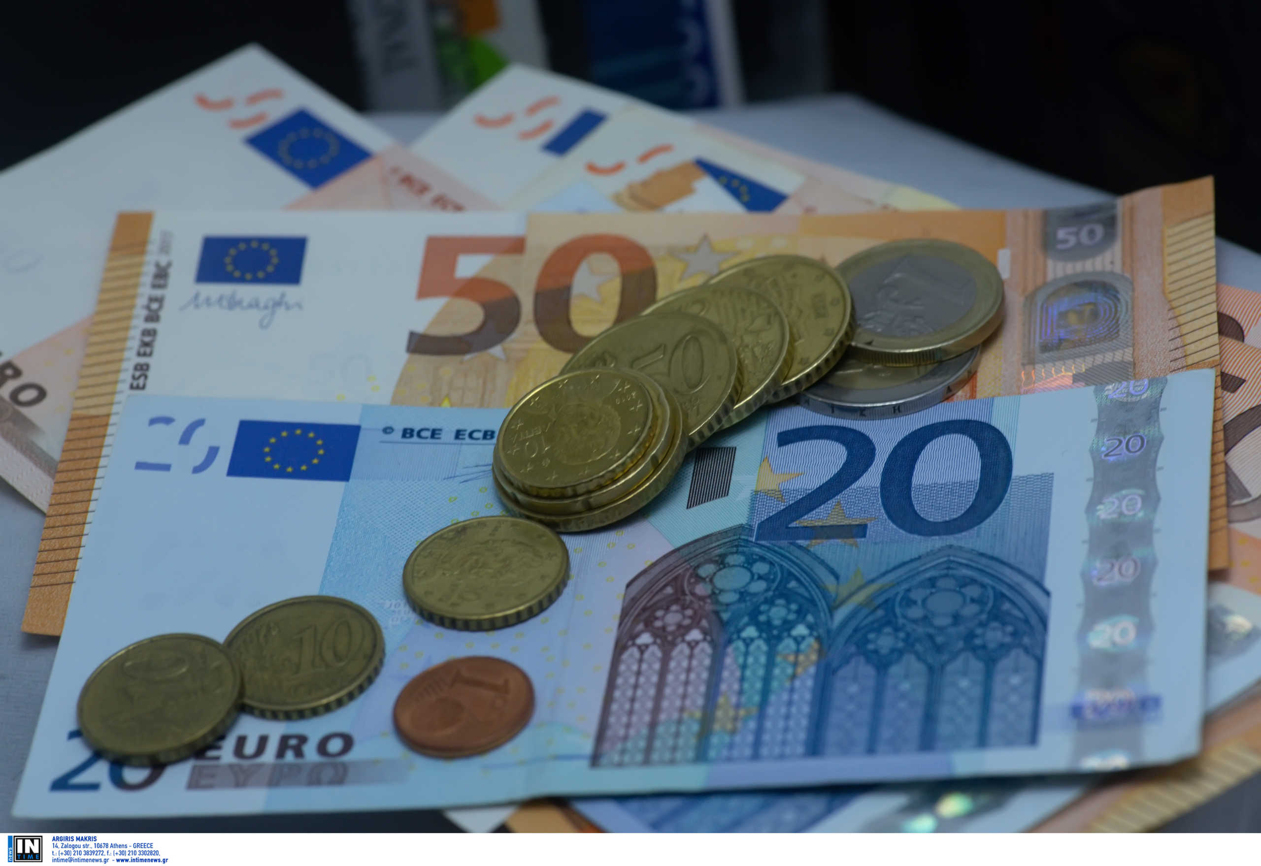 ΕΛΣΤΑΤ: Μειώθηκε το διαθέσιμο εισόδημα των νοικοκυριών κατά 3,3 δισ. ευρώ το 2020