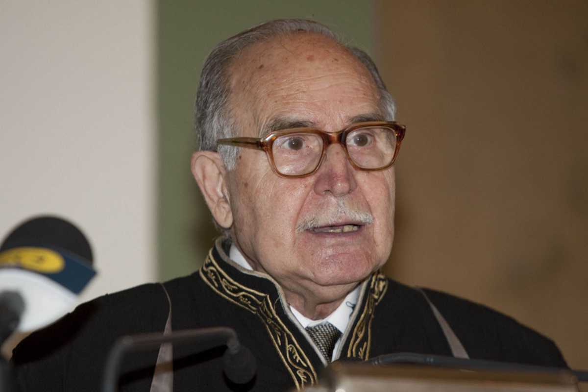 Ντίνος Χριστιανόπουλος