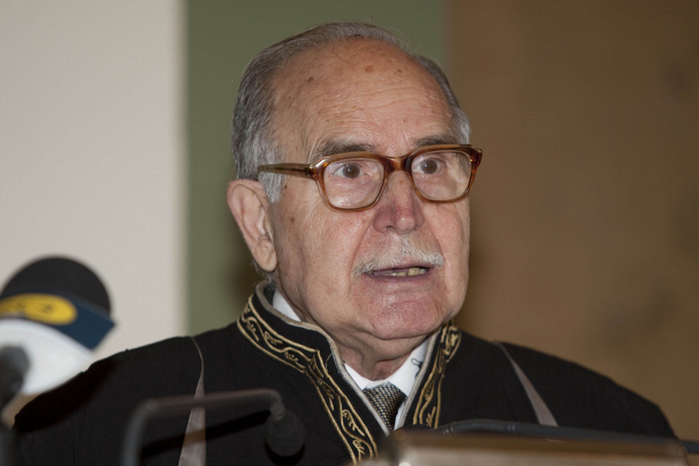 Ντίνος Χριστιανόπουλος