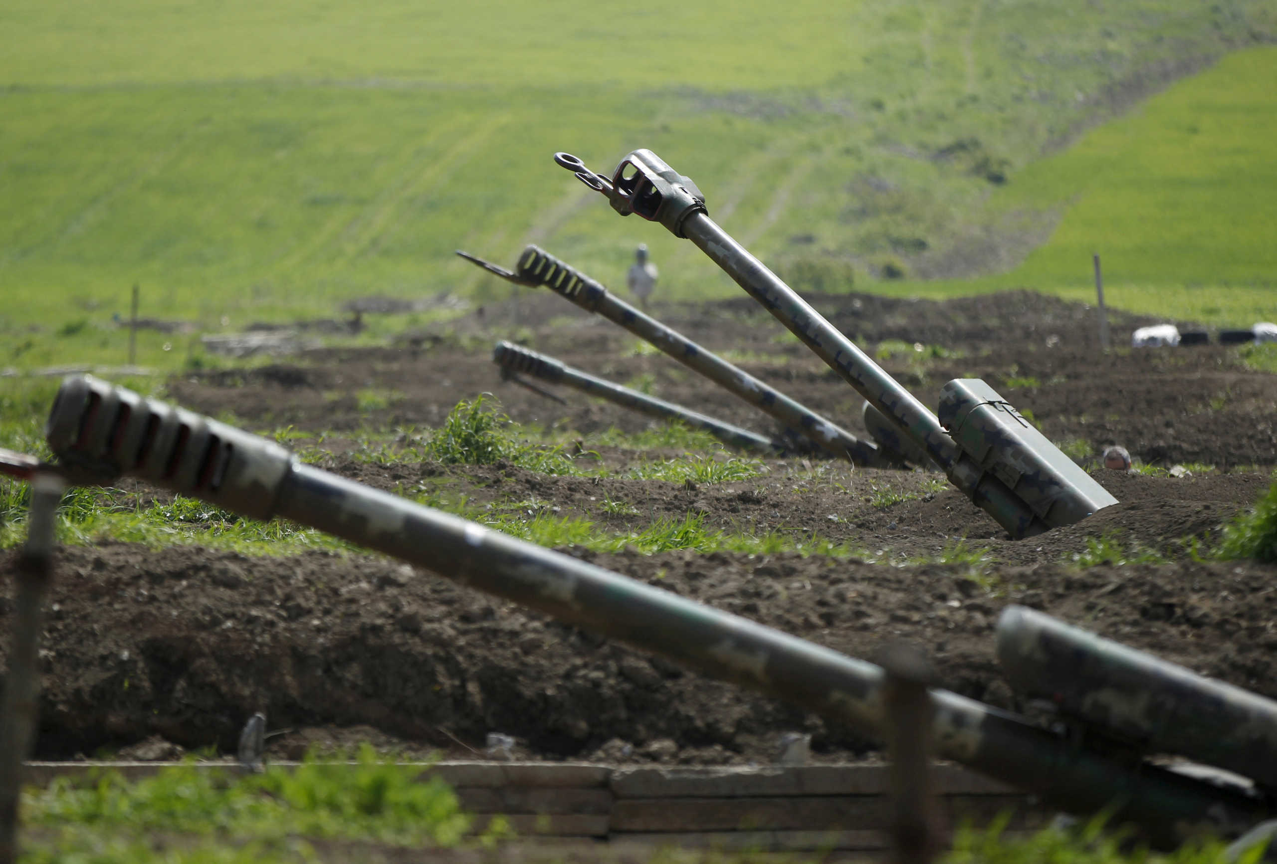 FILE PHOTO: Armenian artillery is seen near Nagorno-Karabakh's boundary, April 8, 2016. REUTERS