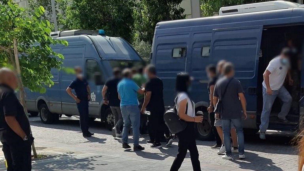 Κρήτη: Στη Δικαιοσύνη αυτοί που συνελήφθησαν για τα επεισόδια στο Τυμπάκι