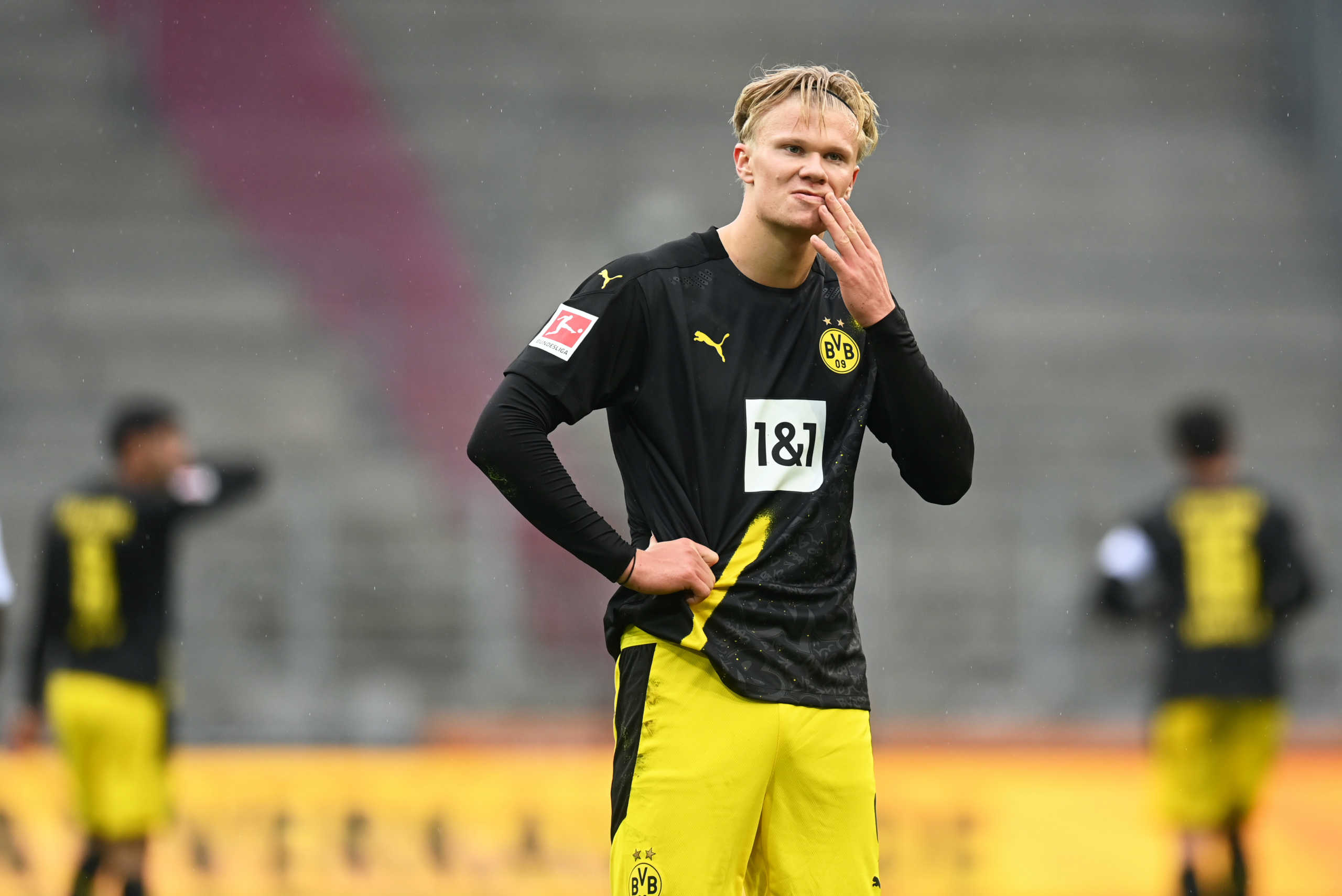 Soccer Football - Bundesliga - FC Augsburg v Borussia Dortmund - WWK Arena, Augsburg, Germany - September 26, 2020  Borussia Dortmund's Erling Braut Haaland reacts   Christof Stache